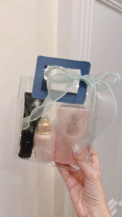 1E6659ED-F89F-4F57-BDAE-725C9B988406