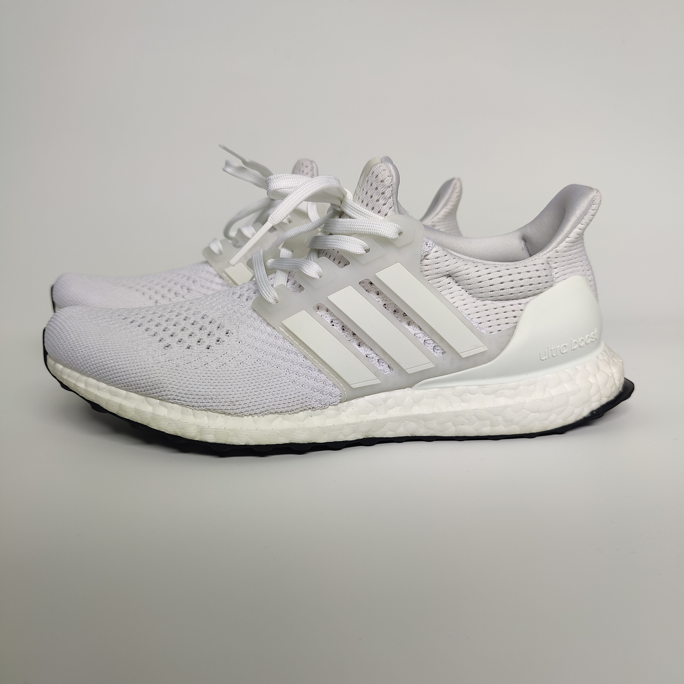 ultra boost 1.0 triple white