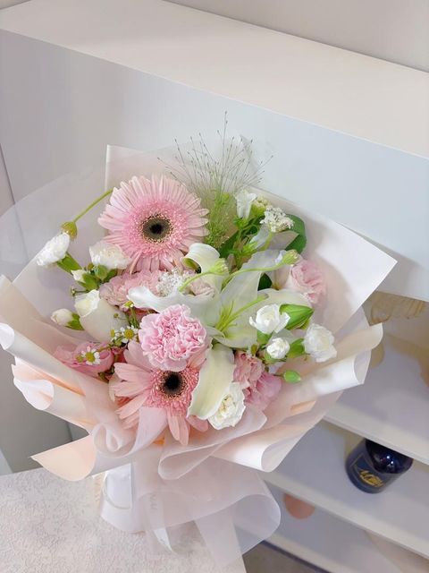 Rosy Breeze Fresh Bouquet KL Same Day Delivery