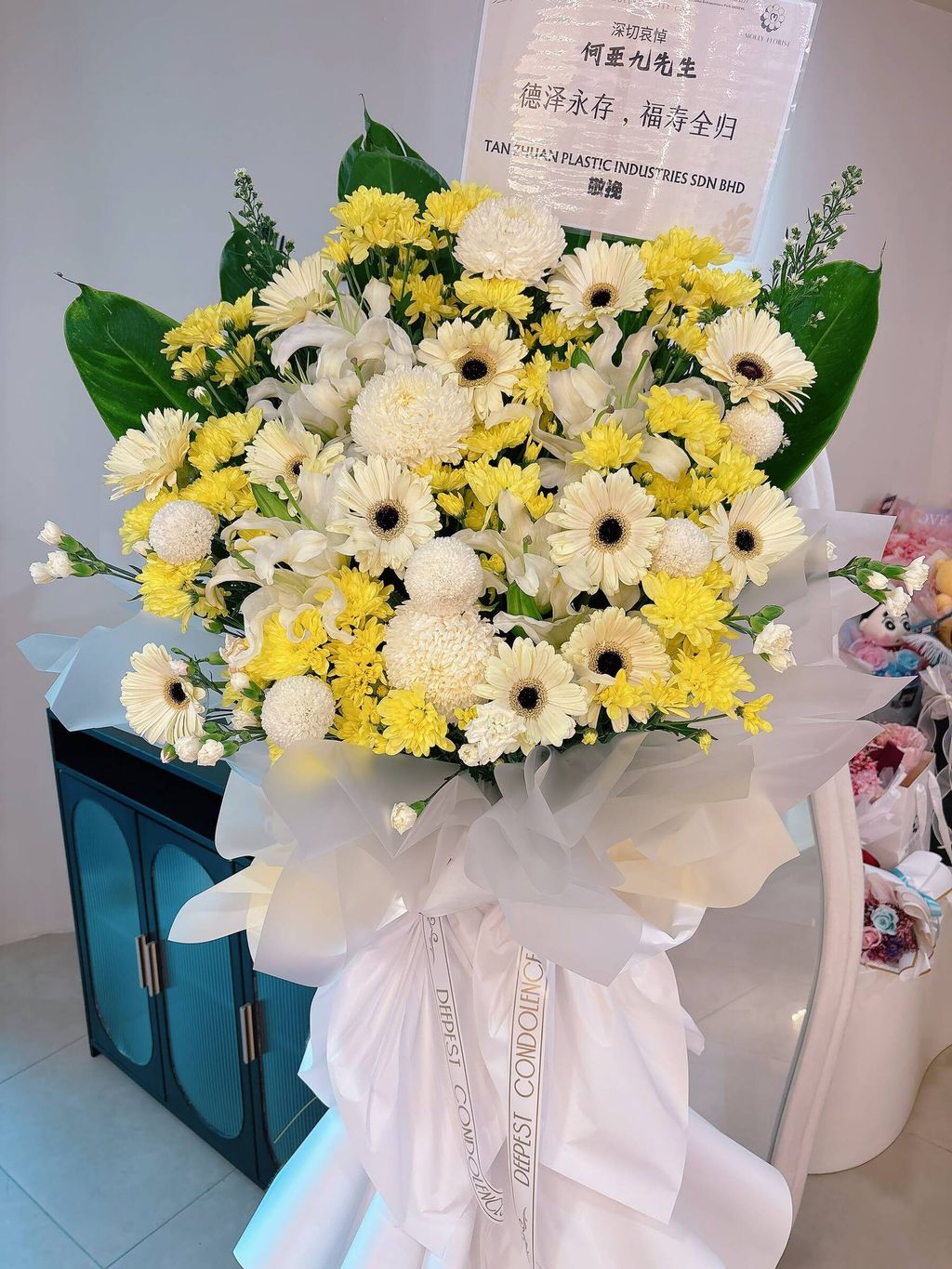 Royal Lily Condolence Flower Stand KL Same Day Delivery
