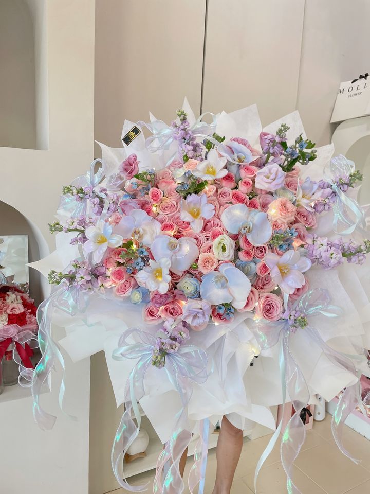 Giant 99 Mix Premium Fresh Flowers