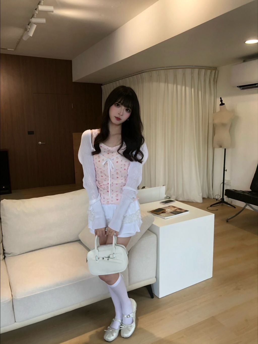 8C0E518D-0A7D-40B8-8E89-E83CA1F82A3C