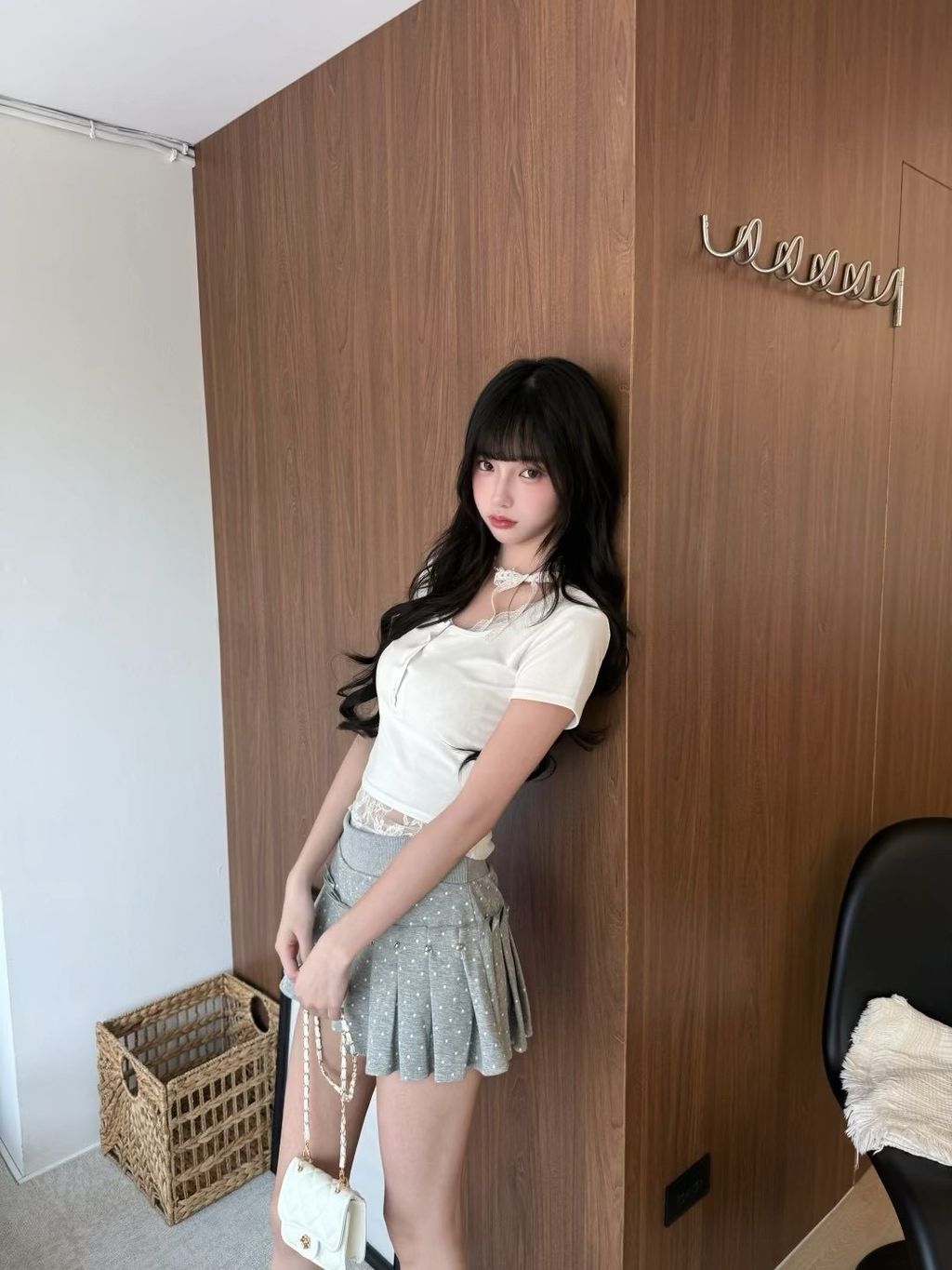 DC69AE9B-9529-4106-AEE8-D661F25058ED