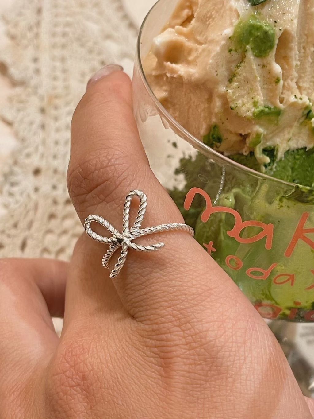 E26D983B-4356-4A6E-8EE6-5E2B321FBB5D