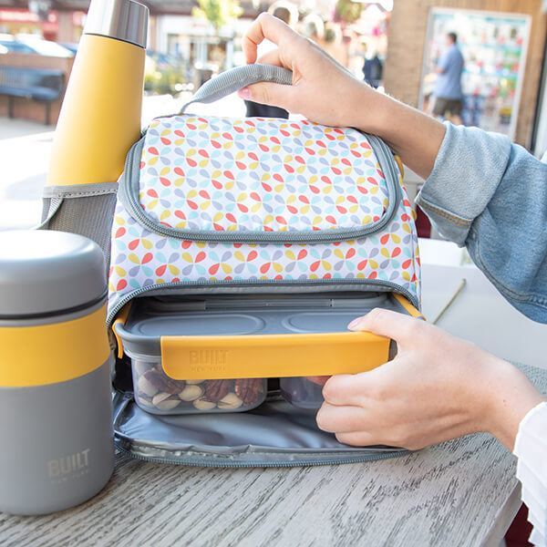 built lunch bolsa with strap