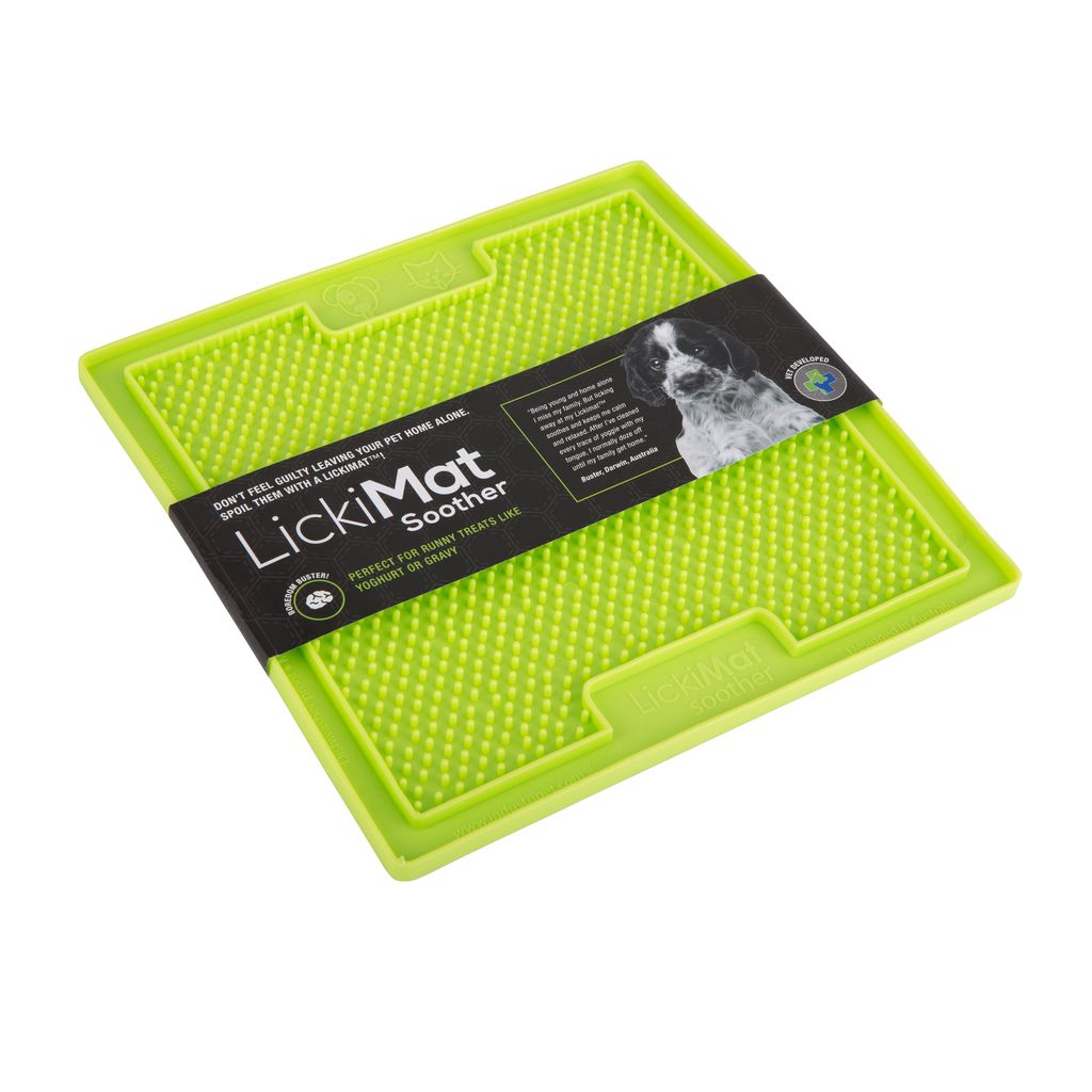 LickiMat Classic Soother Green 04 SG.jpg