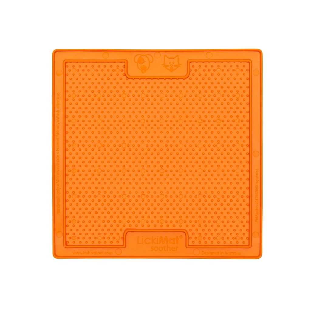 LickiMat Classic Soother Orange 01 SG.jpg