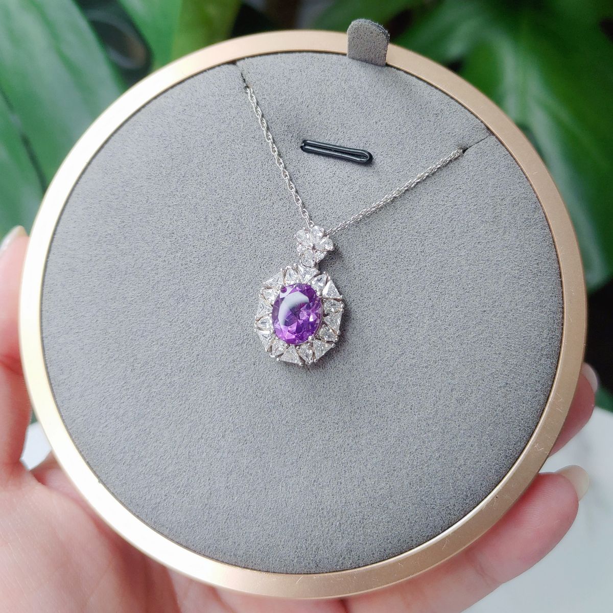三分鐘帶你認識二月份誕生石：紫水晶和碧璽！