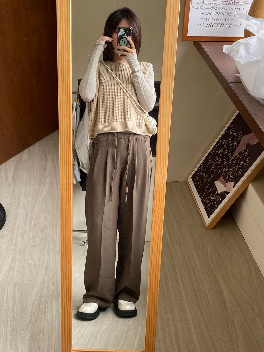 4F9EF652-02E4-45A0-B17A-89B9528842E8