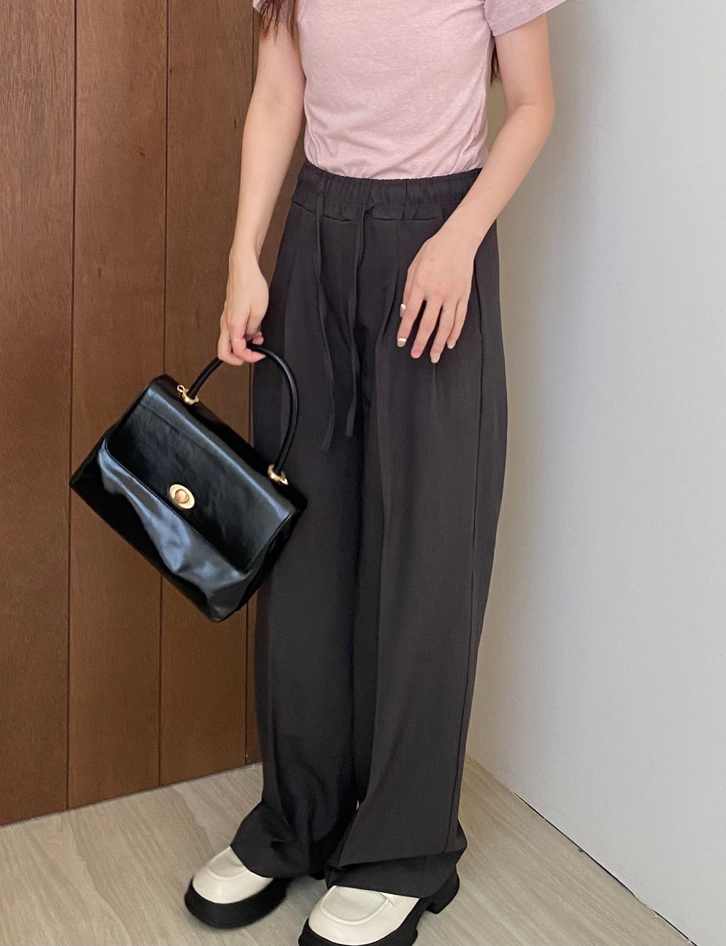 F4499EF5-F859-419A-9B68-082B5384CD3C