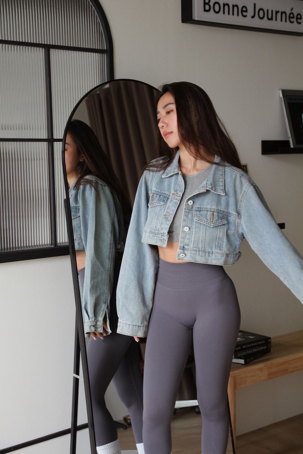 A5BE4889-4955-42CE-95FE-3A9DE3892619