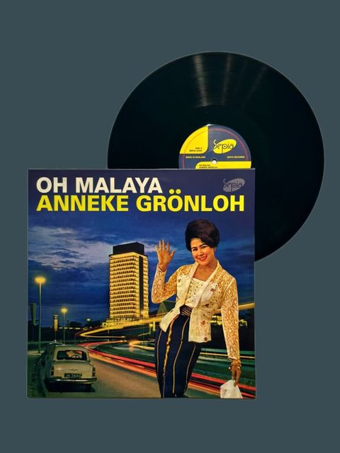 Anneke Gronloh Black