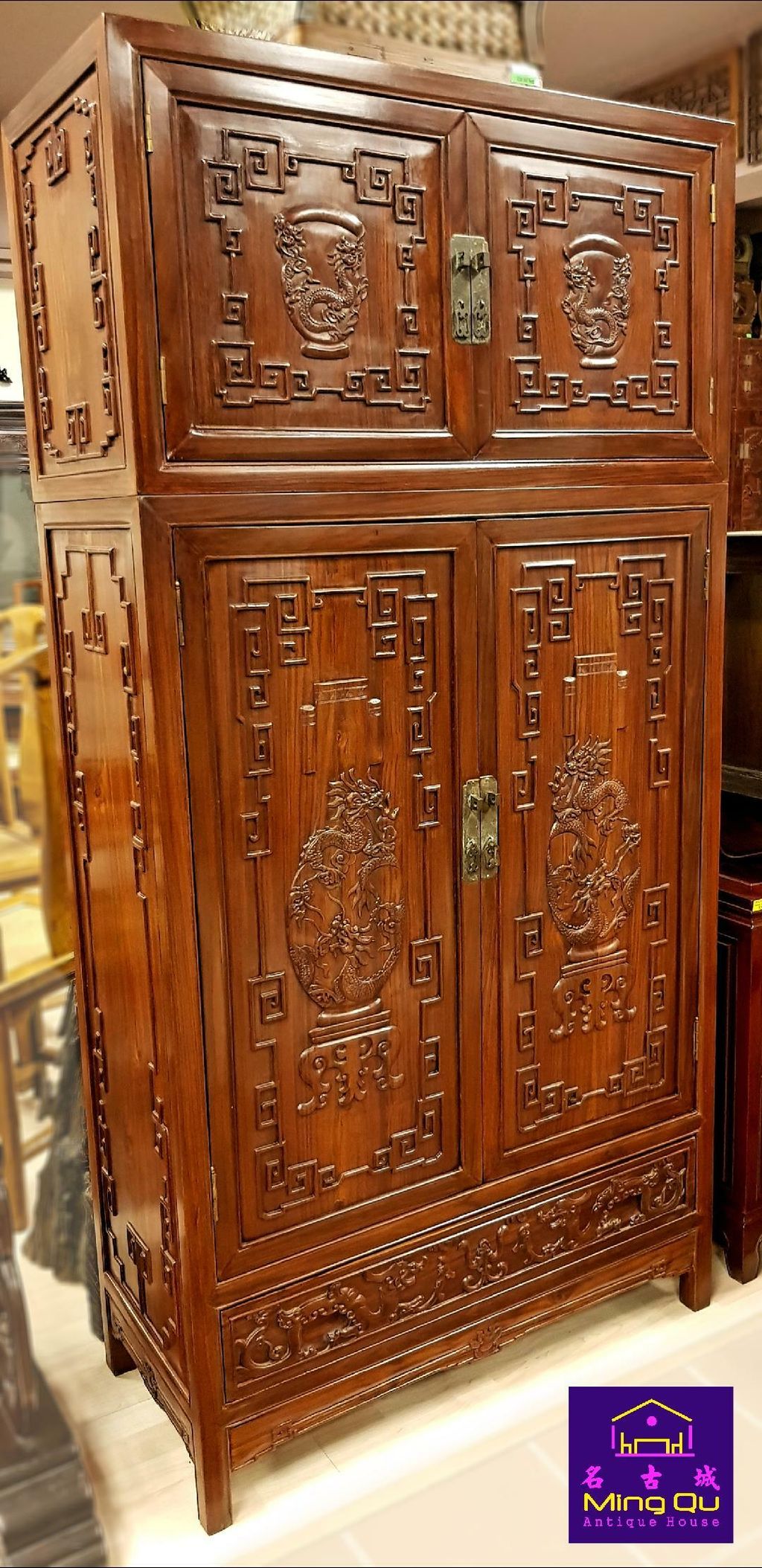 Dragon with wan zhi cabinet.jpg