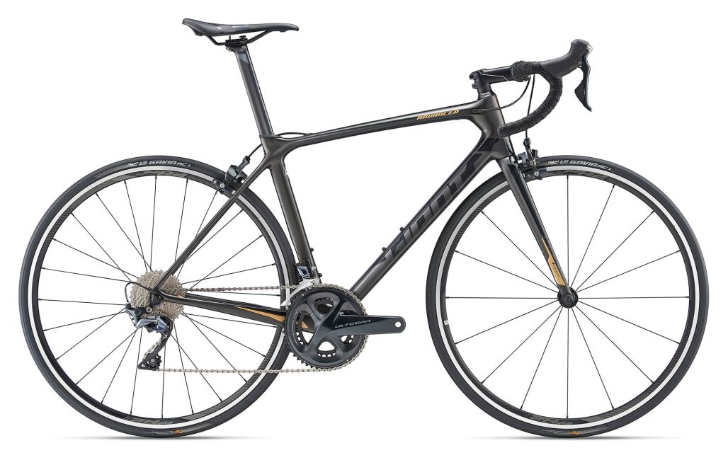 Giant TCR Advanced 1 KOM Road Bike.jpg