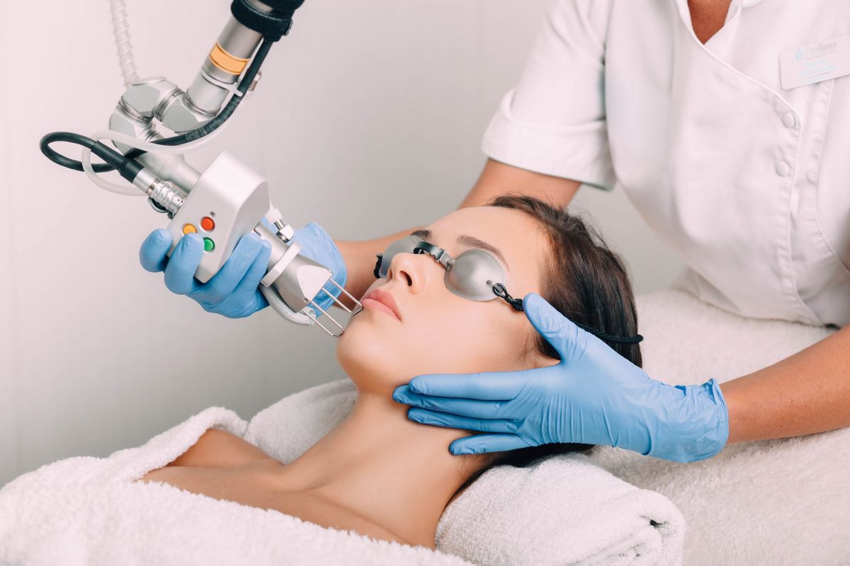 Mengembalikan Keremajaan Kulit dengan Laser CO2 Fractional 