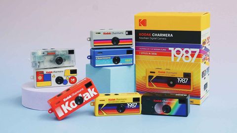 kodak-charmera-keychain-digital-camera-lifestyle-4
