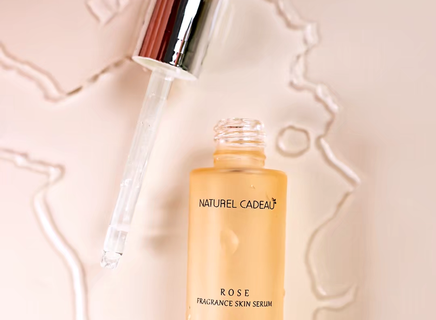 Naturel Cadeau | Brighten up with purest rose extracts