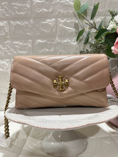 Tory Burch Kira Chevron Quilted Devon Sand Leather Chain Wallet in