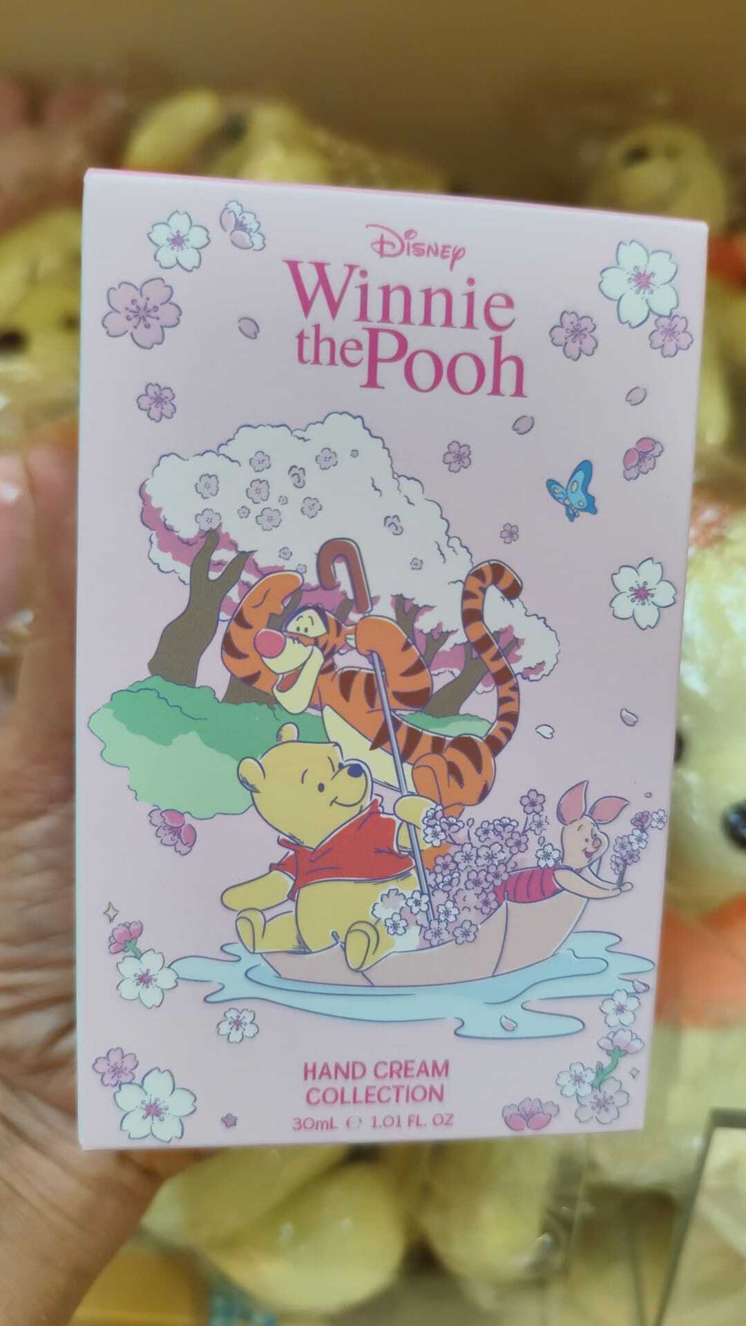 winnie-the-pooh-hand-cream-blind-box-disney-100th-authentic