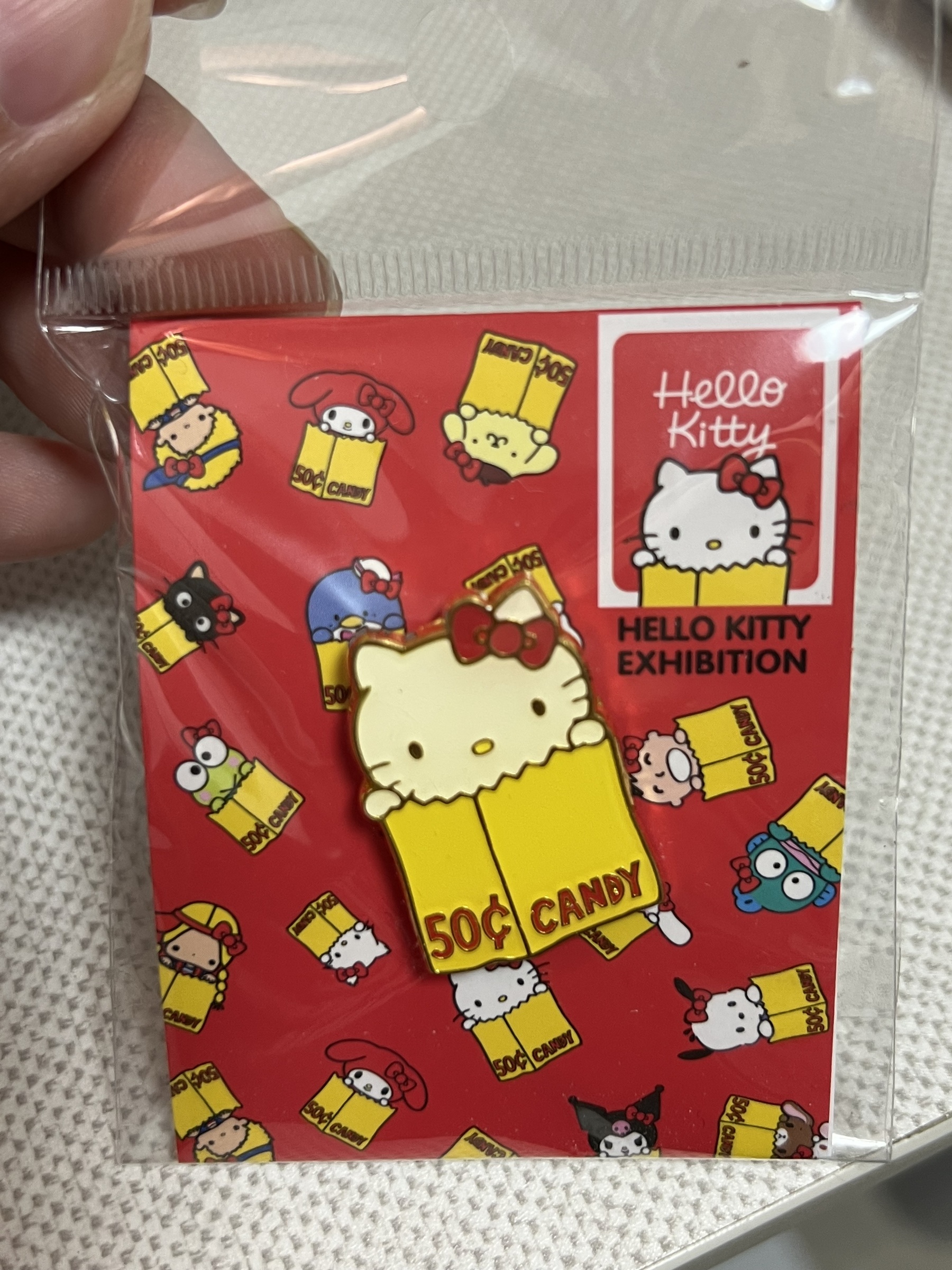 japan-hello-kitty-50cent-candy-badge