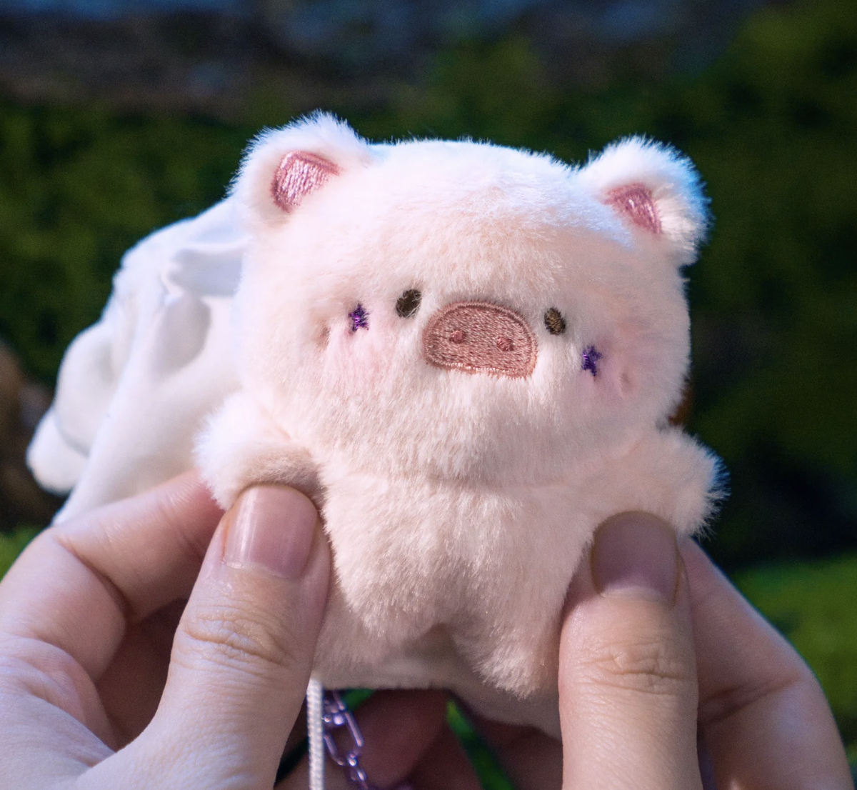 lulu-piggy-spooky-plush-keychain-blind-box-goshopwithfebe-white