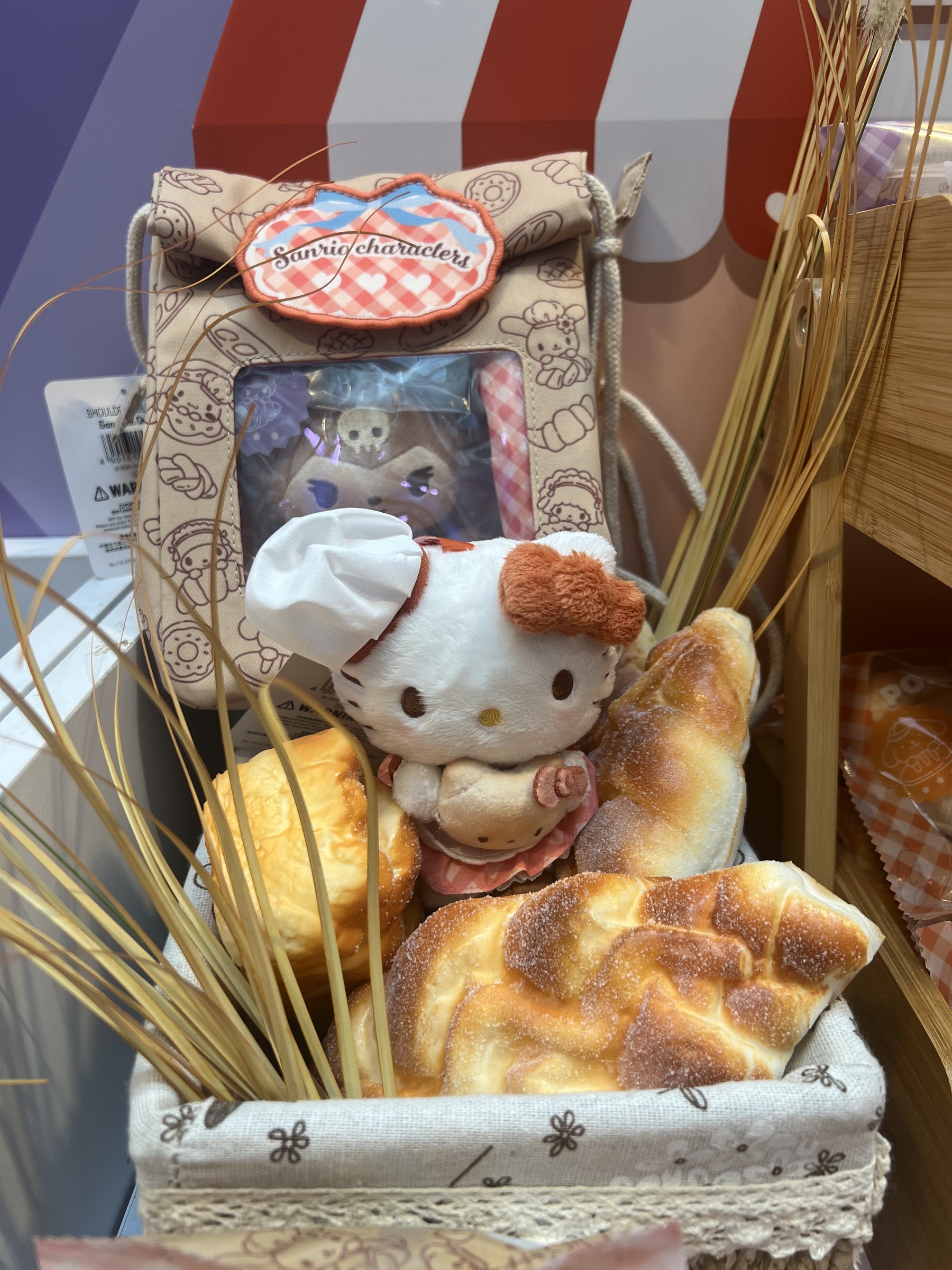 sanrio-characters-bakery-sling-bag-details