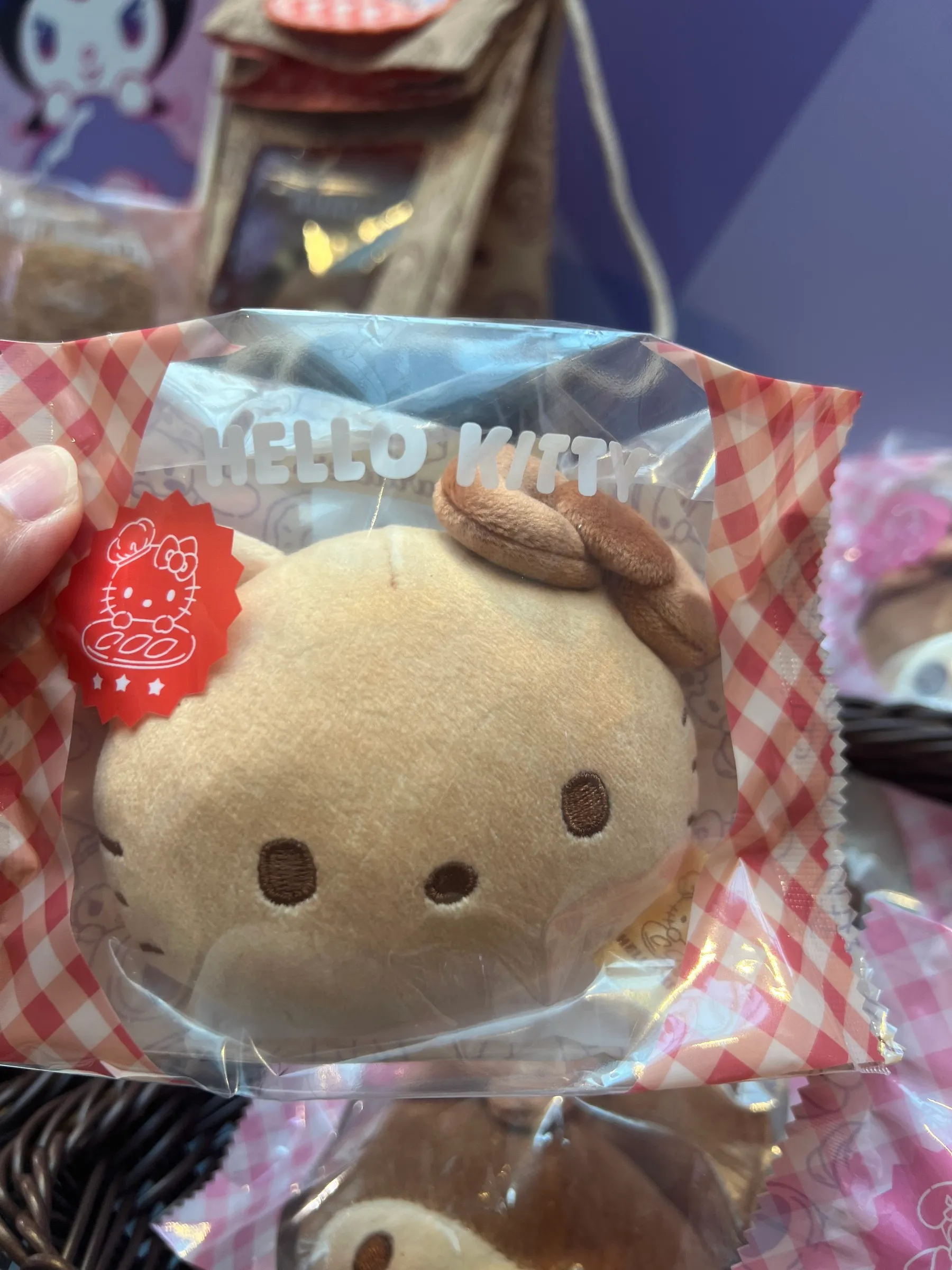 official-sanrio-gift-gate-hk-exclusive-baking-series-bread-compact-mirror-keyring
