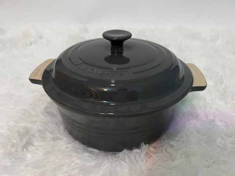 Le Creuset Stoneware Round Casserole 22cm – Order4me.shop