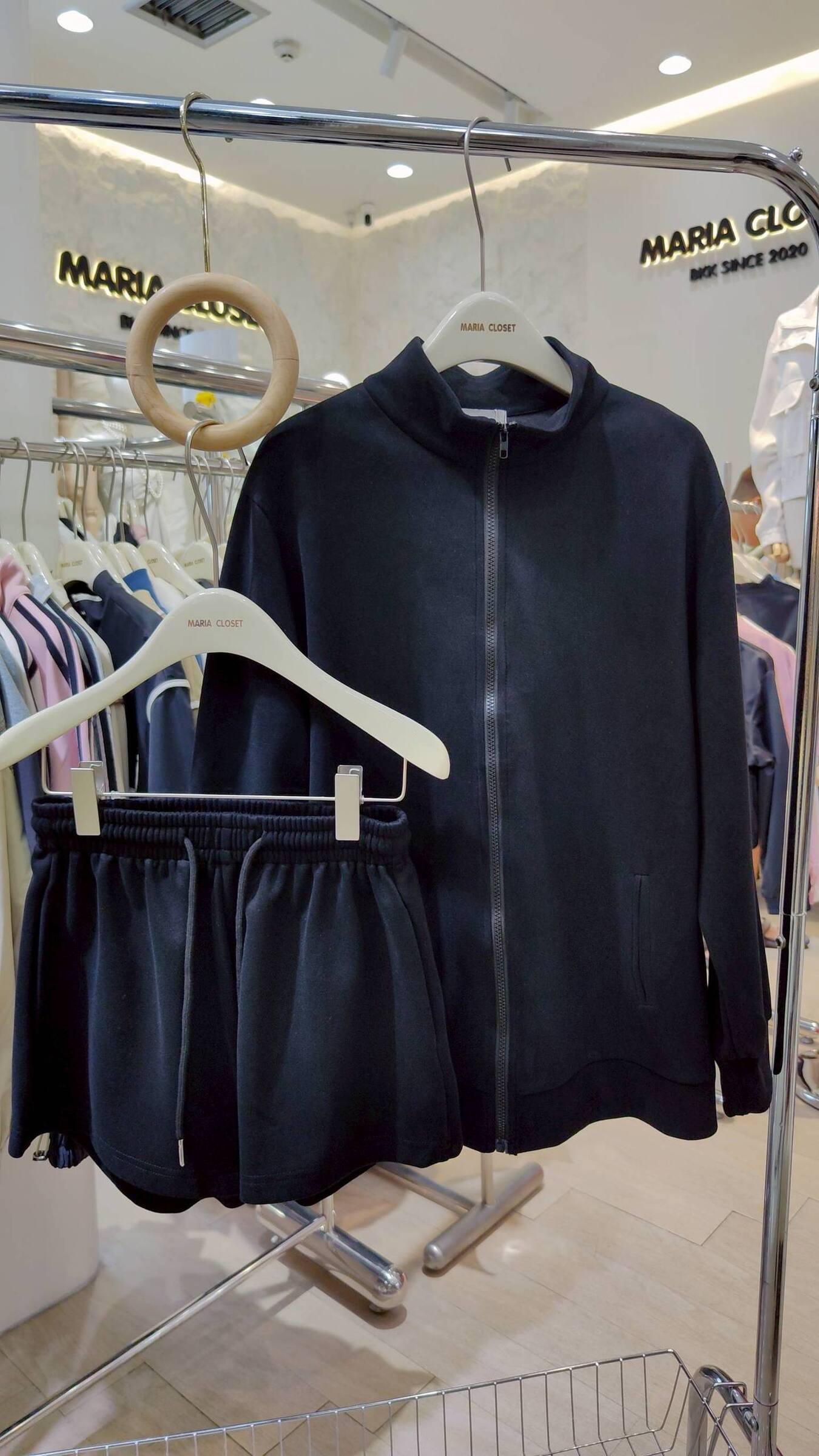 photo_2025-11-08_23-36-39