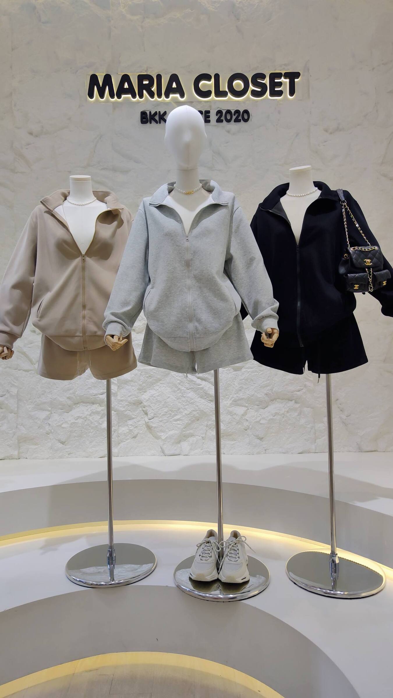 photo_2025-11-08_23-36-40