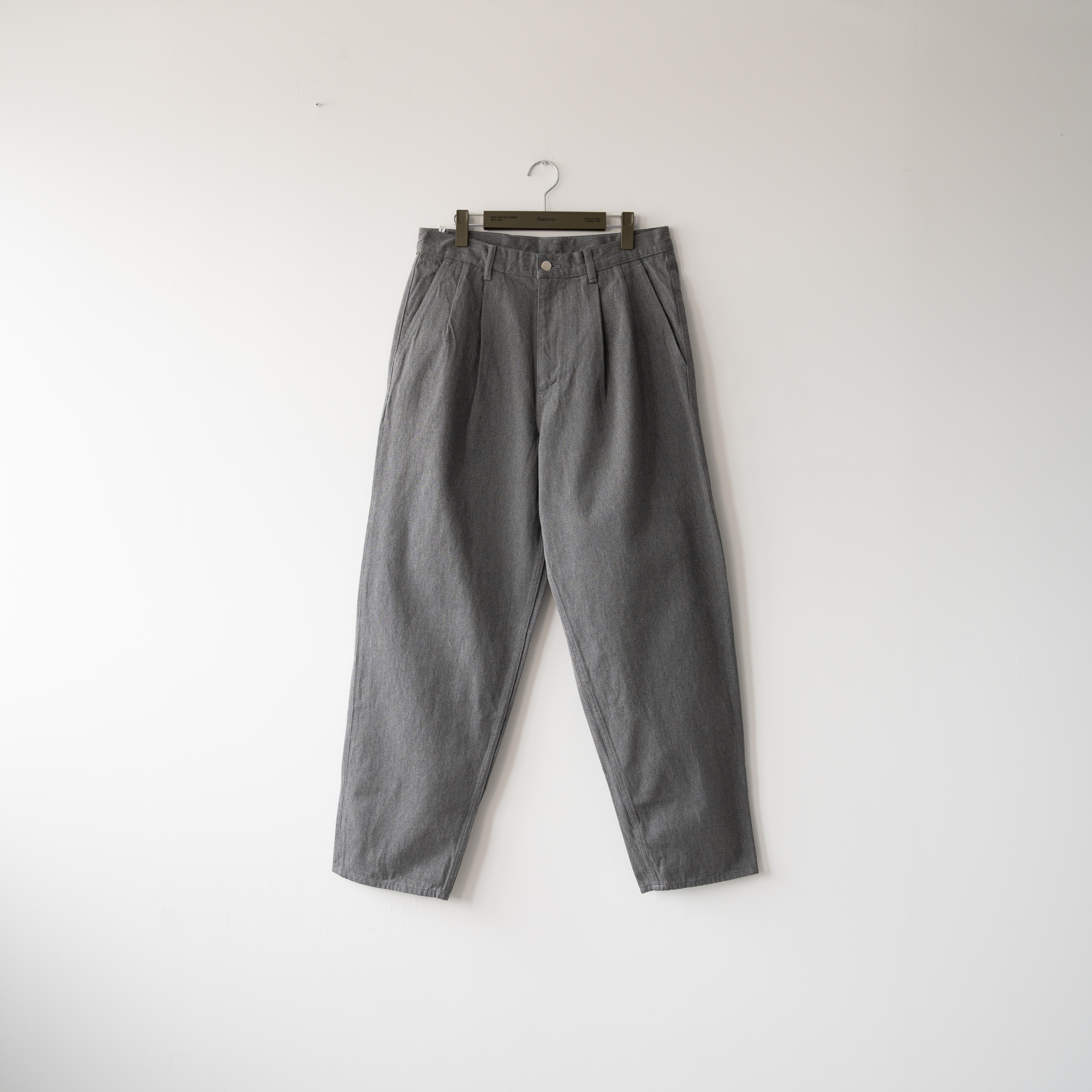 Featured Product vol.14 - Graphpaper Colorfast Denim Two Tuck Tapered Pants