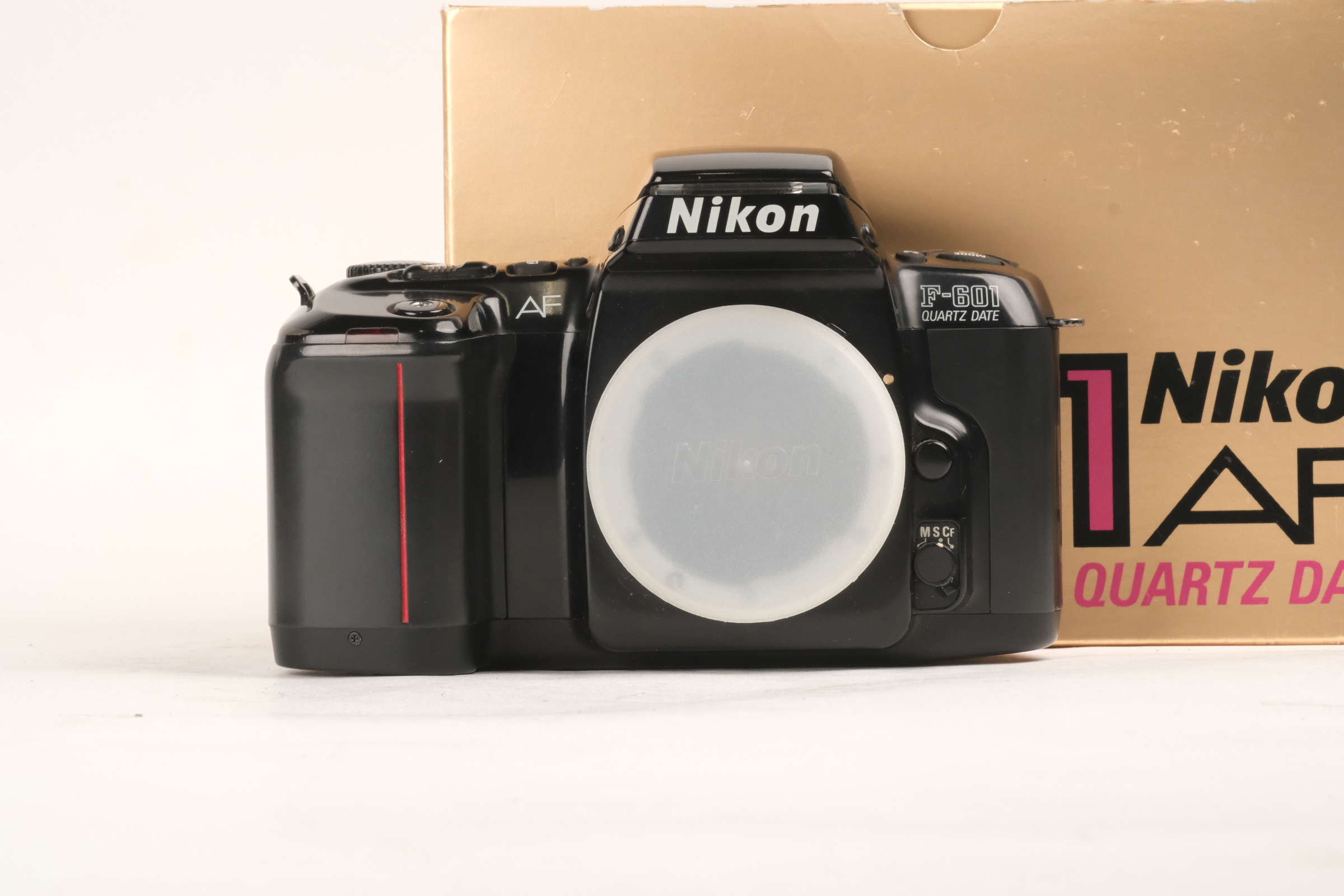Nikon F-601 QUARTZ DATE 本体 TAMRONレンズ付 Nikon F-601 Quartz