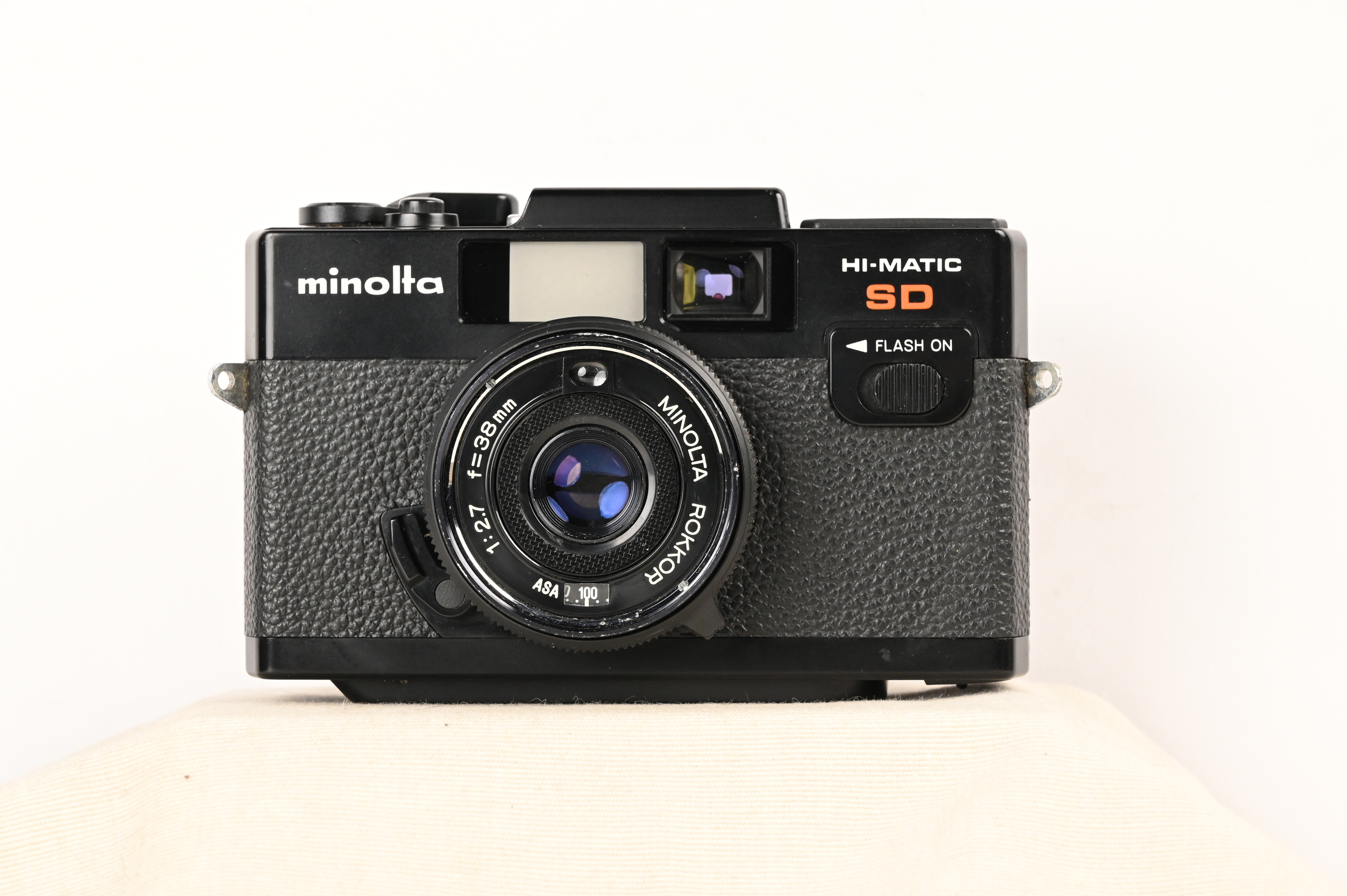 ミノルタ MINOLTA HI-MATIC SD MINOLTA HI-MATIC SDと過ごす、はじめてのフィルムカメラ生活