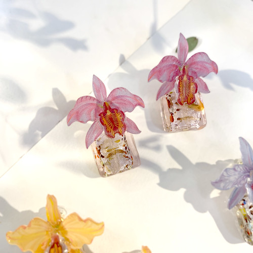 耳環 嘉德麗雅蘭 樹脂 琉璃 蘭花 銀飾 禮物 禮盒 耳夾 客製 母親 - 耳環/耳夾 - 塑膠 多色