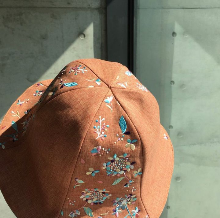 Humming 雙面刺繡花蕊帽1.jpeg