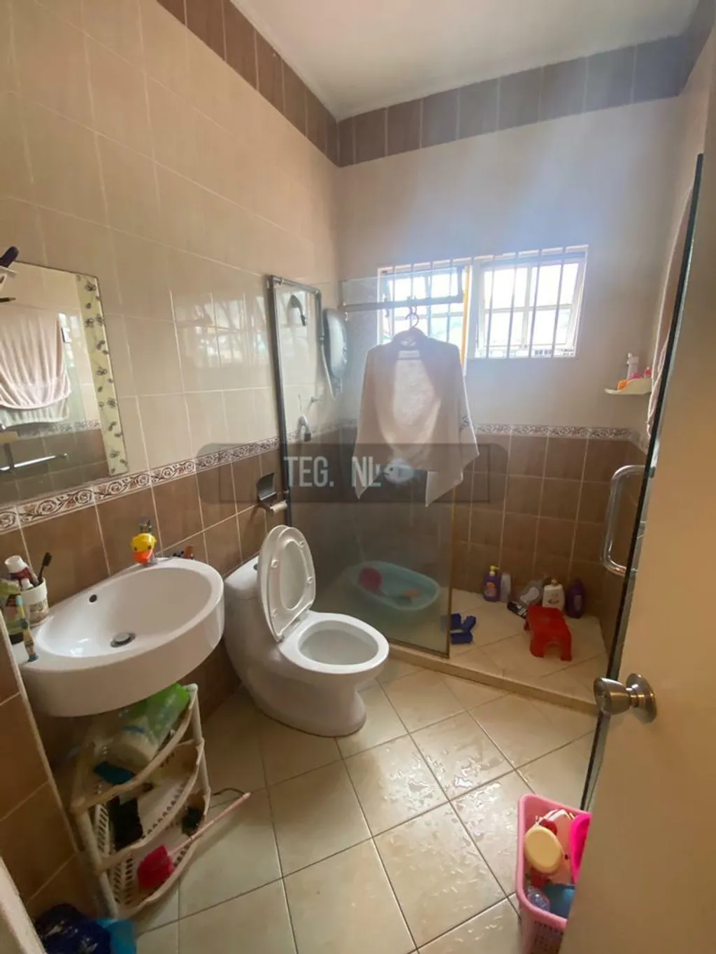 8205130b-eda1-4cf0-a9f7-bd1403d8e462.jpg