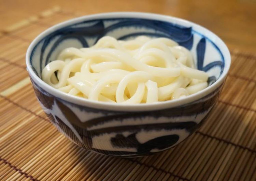 how-to-boil-frozen-udon-noodles-in-the-microwave-recipe-main-photo.jpg