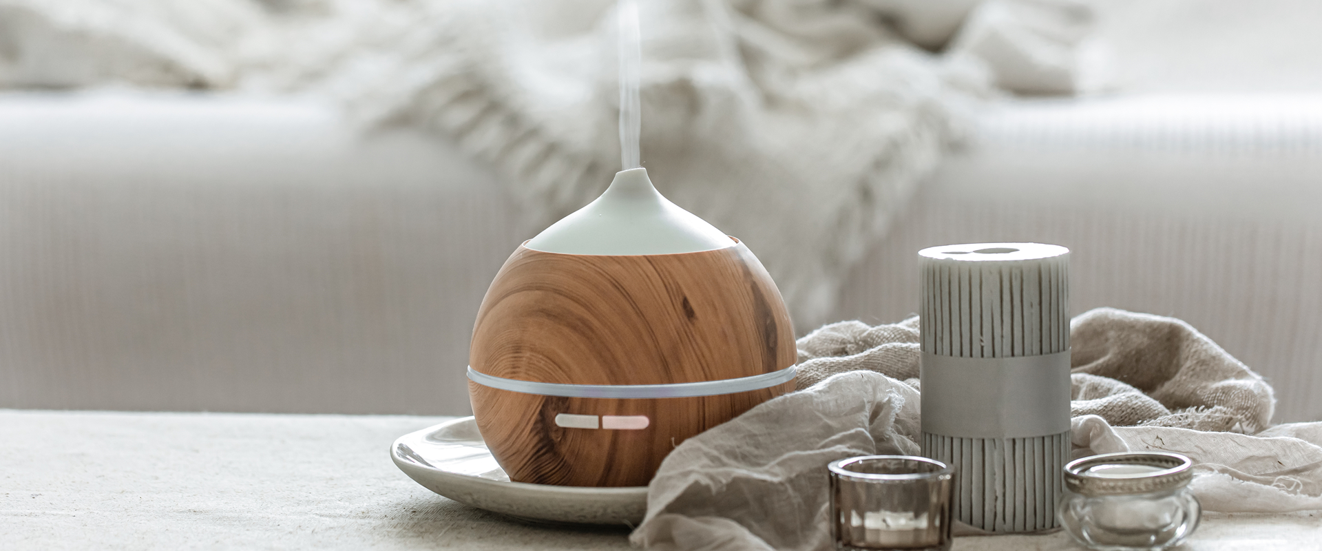 still-life-with-aroma-diffuser-humidify-air-interior-decor-details-scandinavian-style_副本