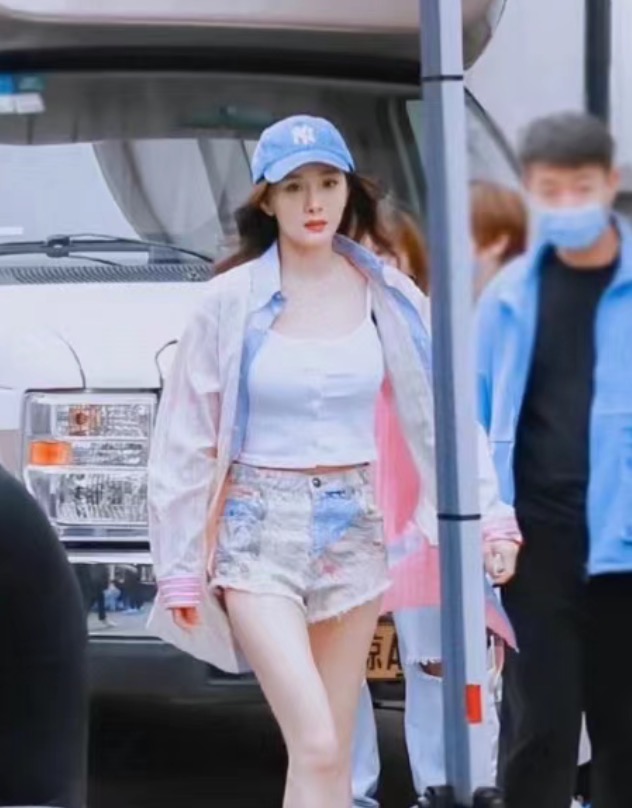 1BF8C683-B9CB-46EB-ABF2-E5CD3425D843