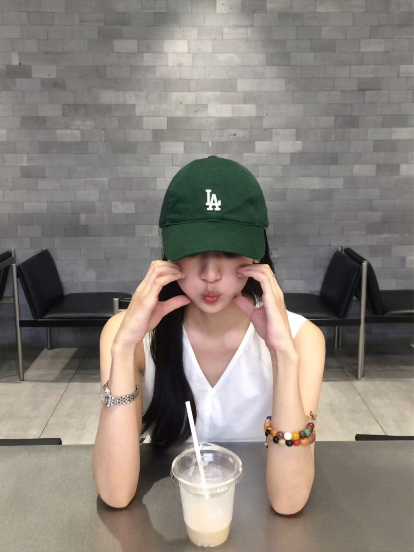 7B677FF6-680D-418C-9CFD-61AA9FC2F0EA