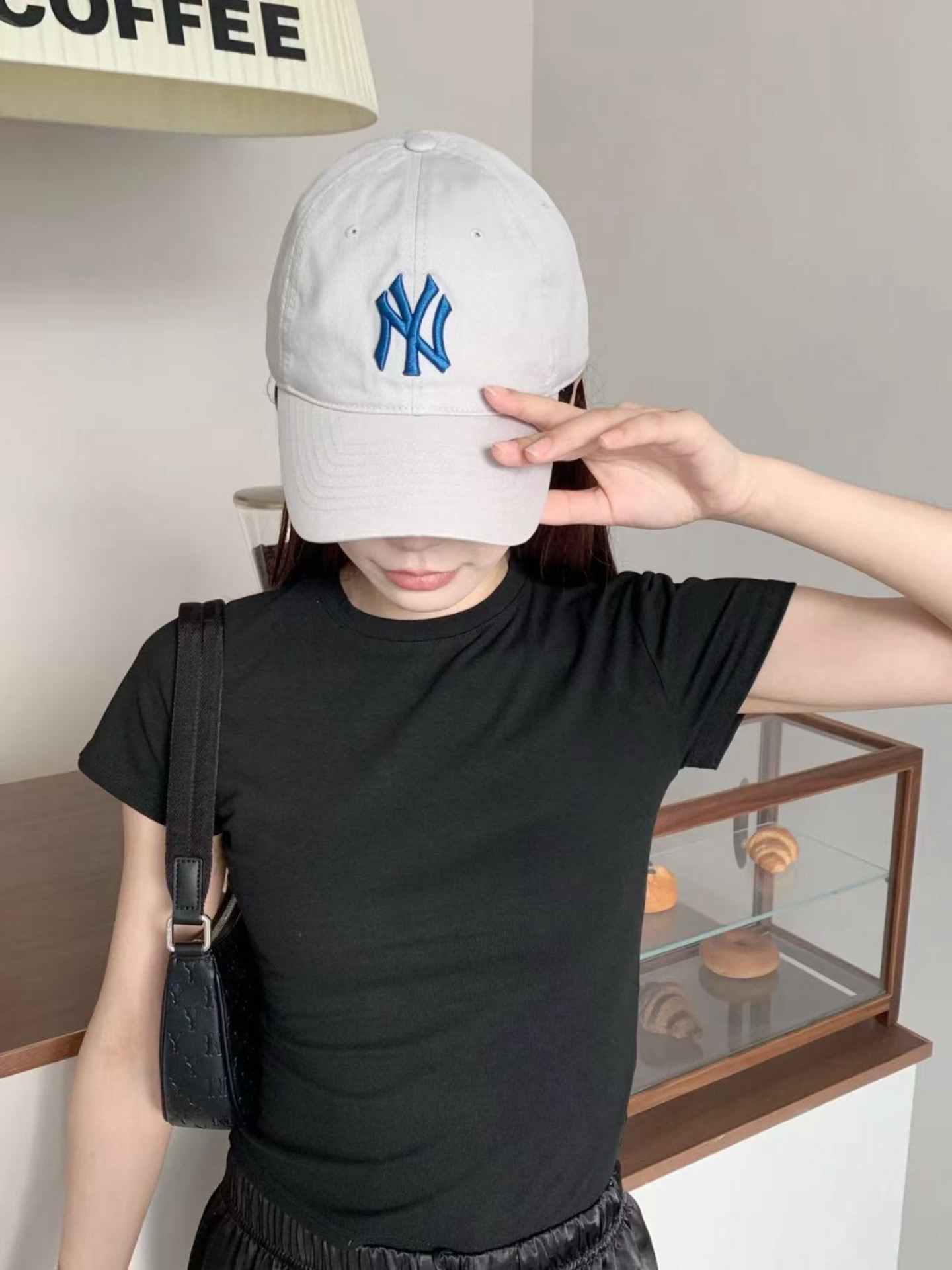 00497016-1906-4DEB-ABAD-C96733158D27