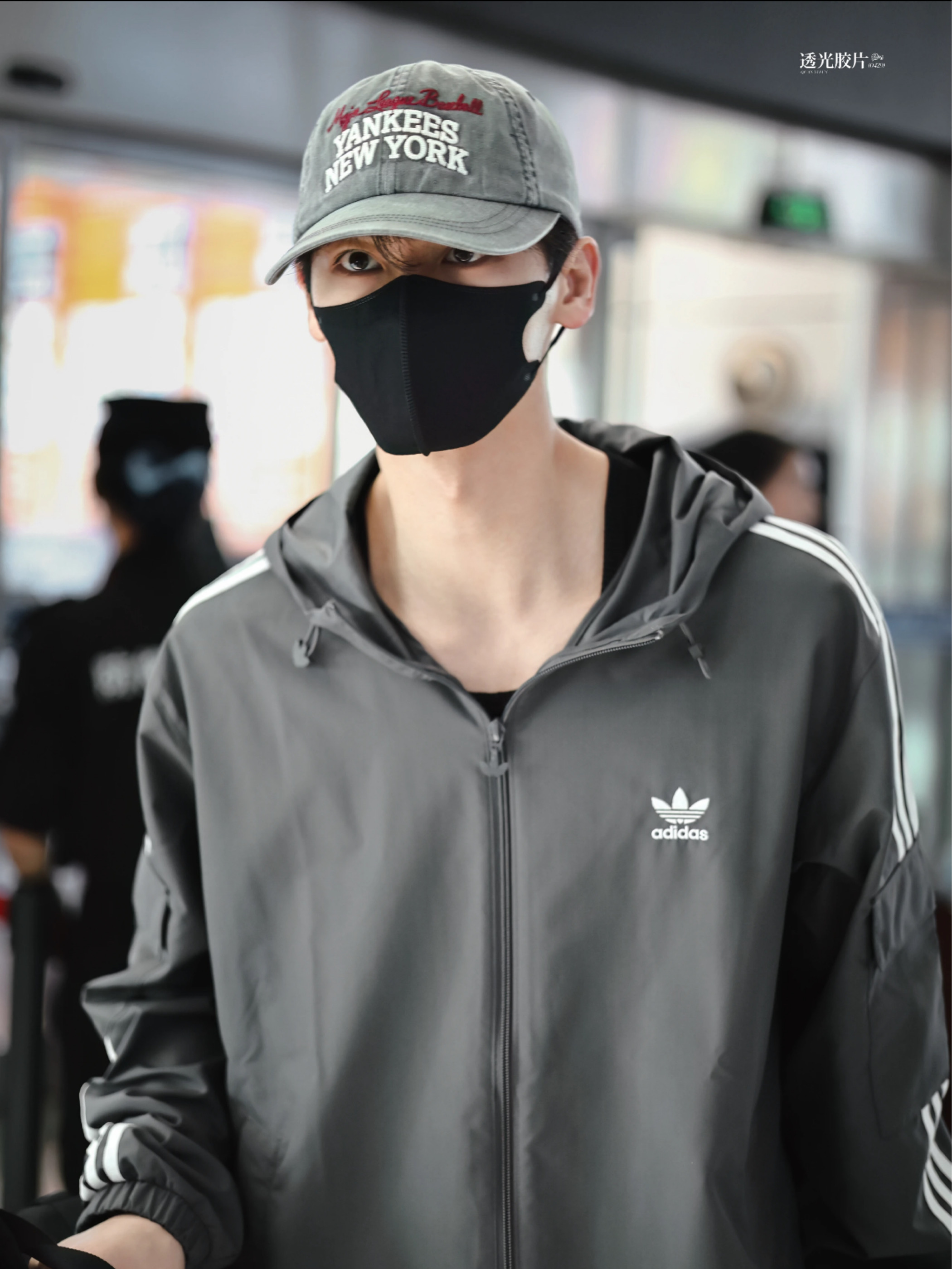 B2BE7C0A-174D-4DEF-8B5C-B7A7085ADAA7