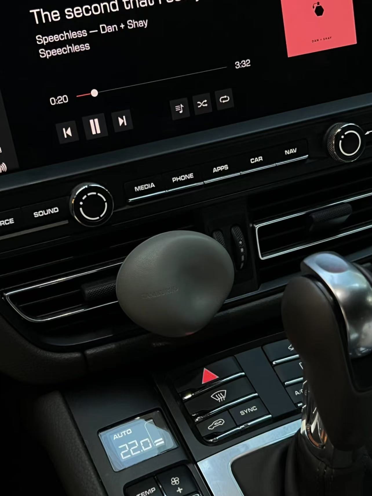 666573be7de9b5428e3a694d61d45327