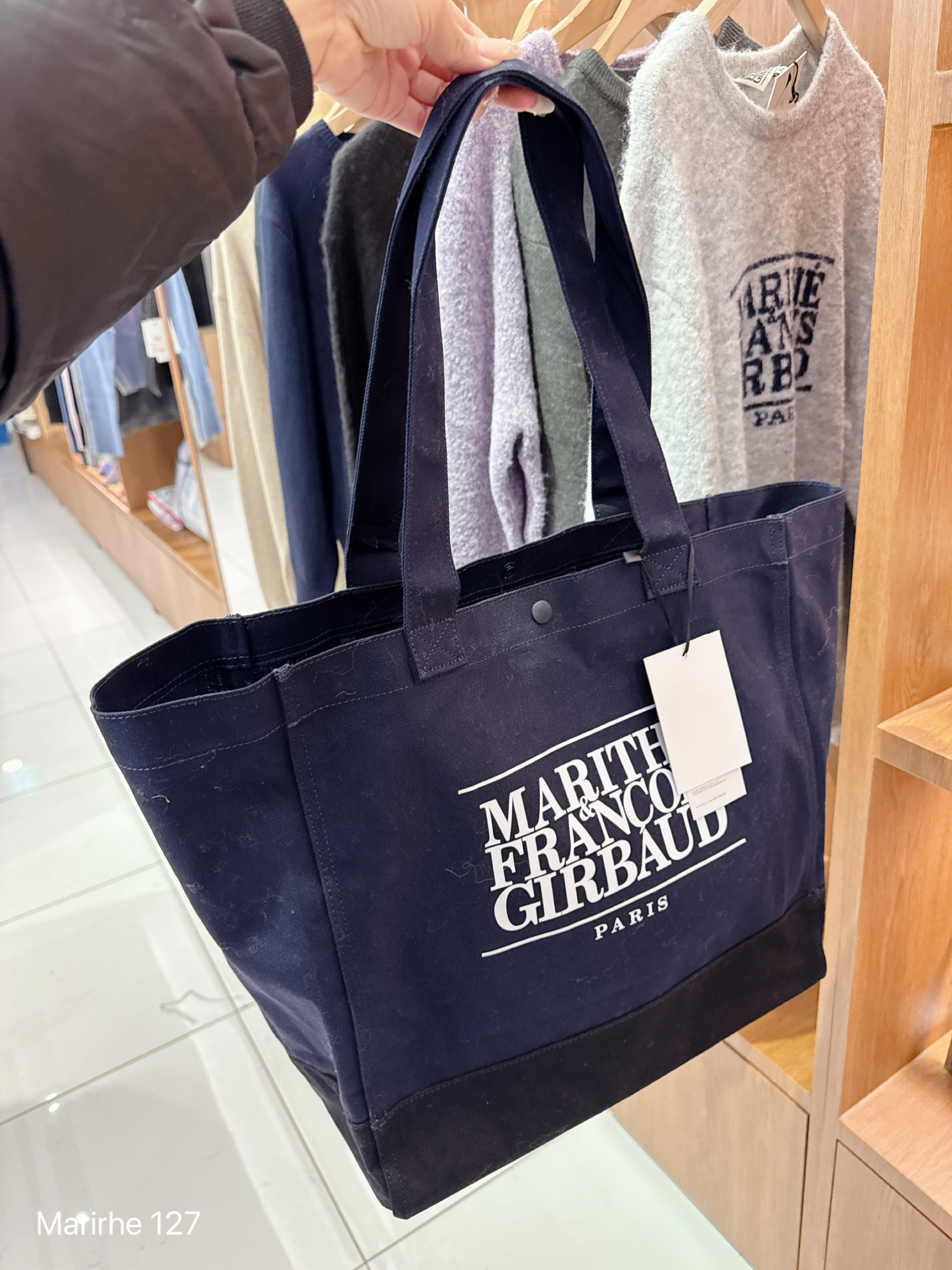 FF5F41EB-E549-4702-B8C7-BBE247D1259B