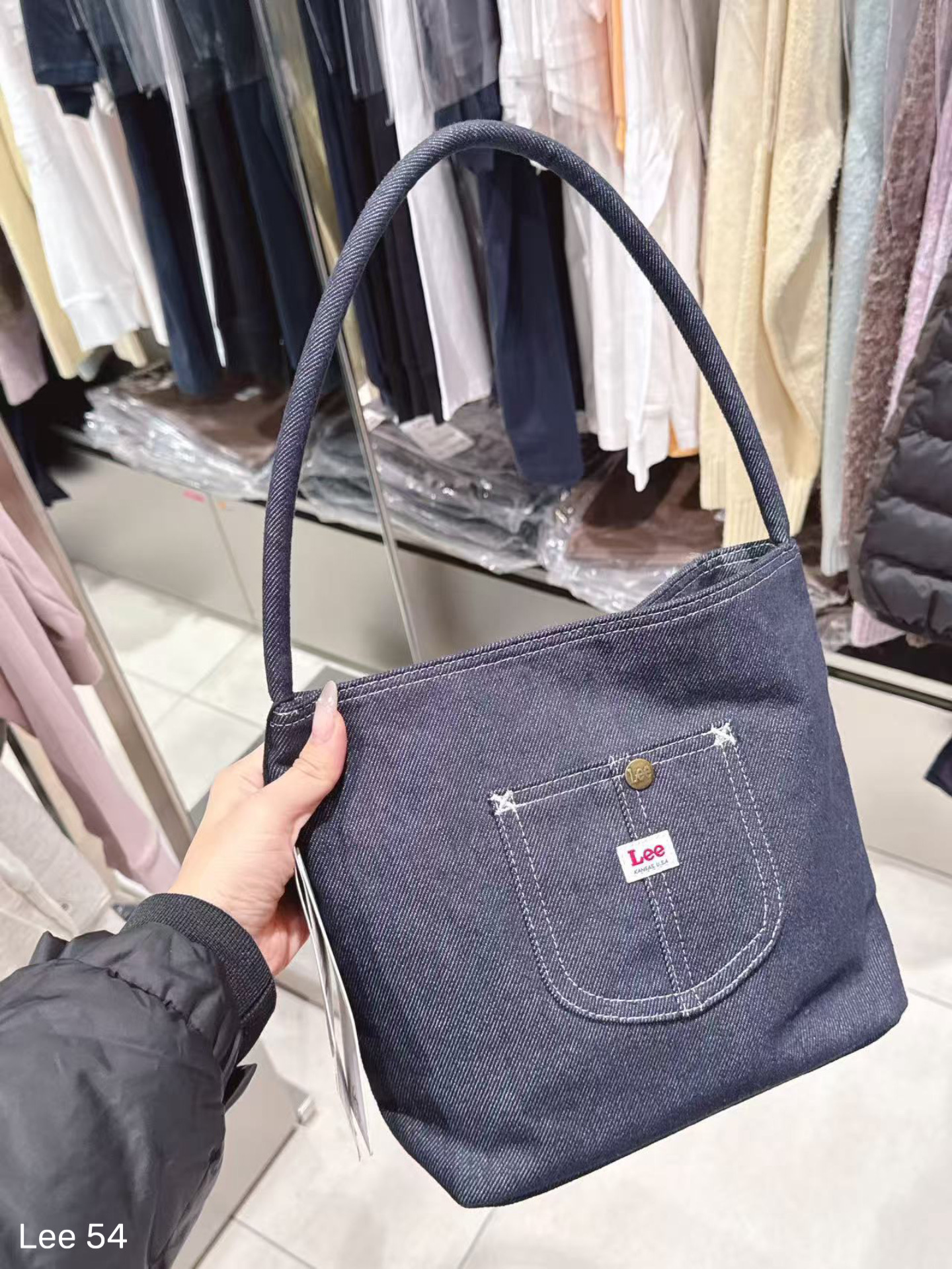 8a785f8d7792fbde742fd6a2c2f735f3