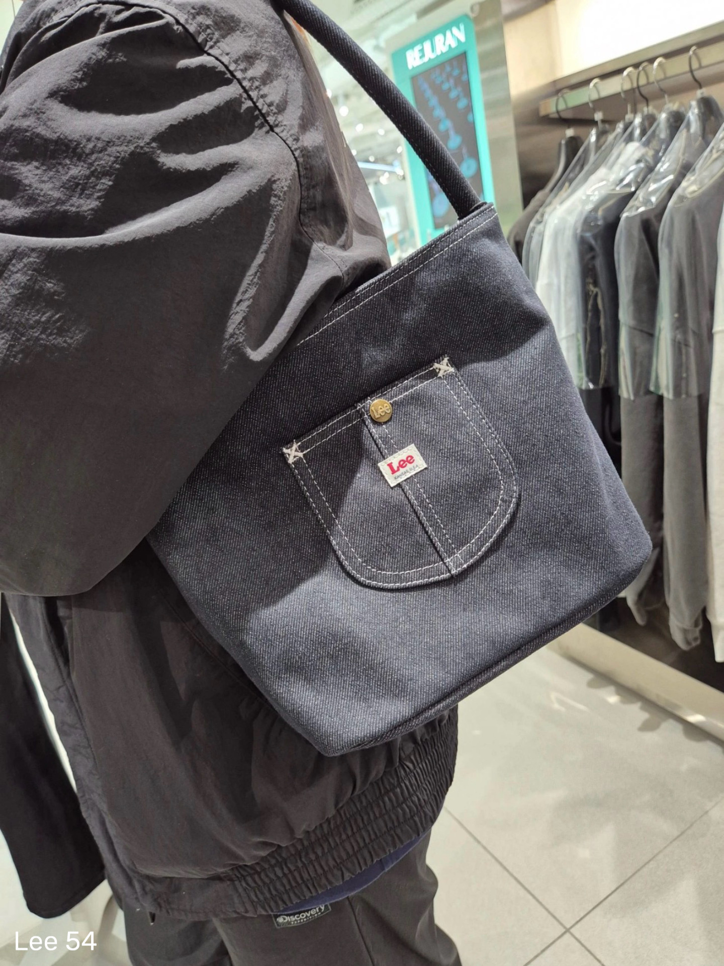 3191f36fe23d04adcc78751b1574a76c