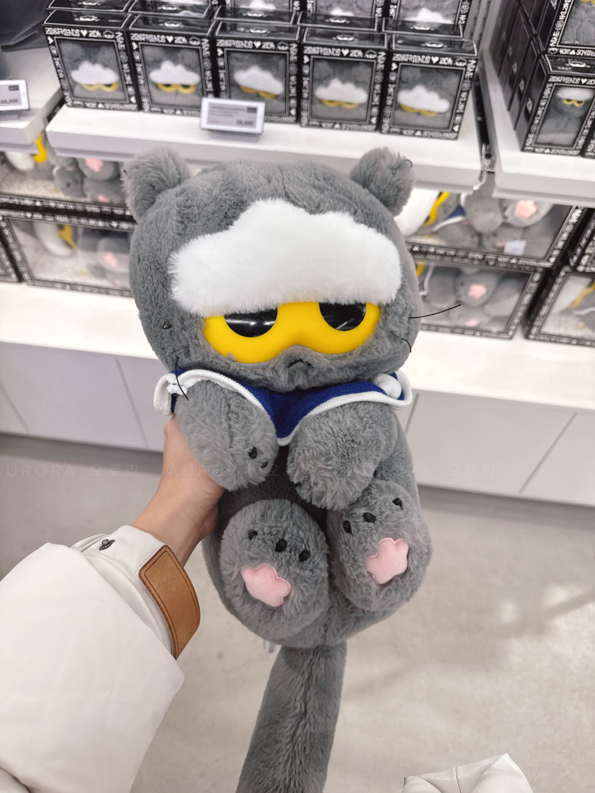 17C56E1F-45D4-4A32-BD18-FEBD20B63301