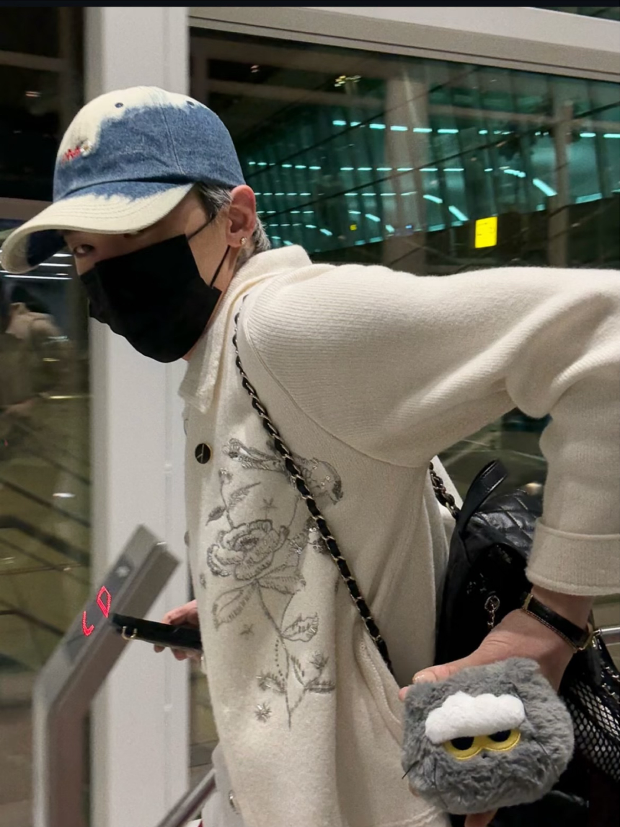 2836D55B-E21B-4B98-A178-A5E6FE0AB25A