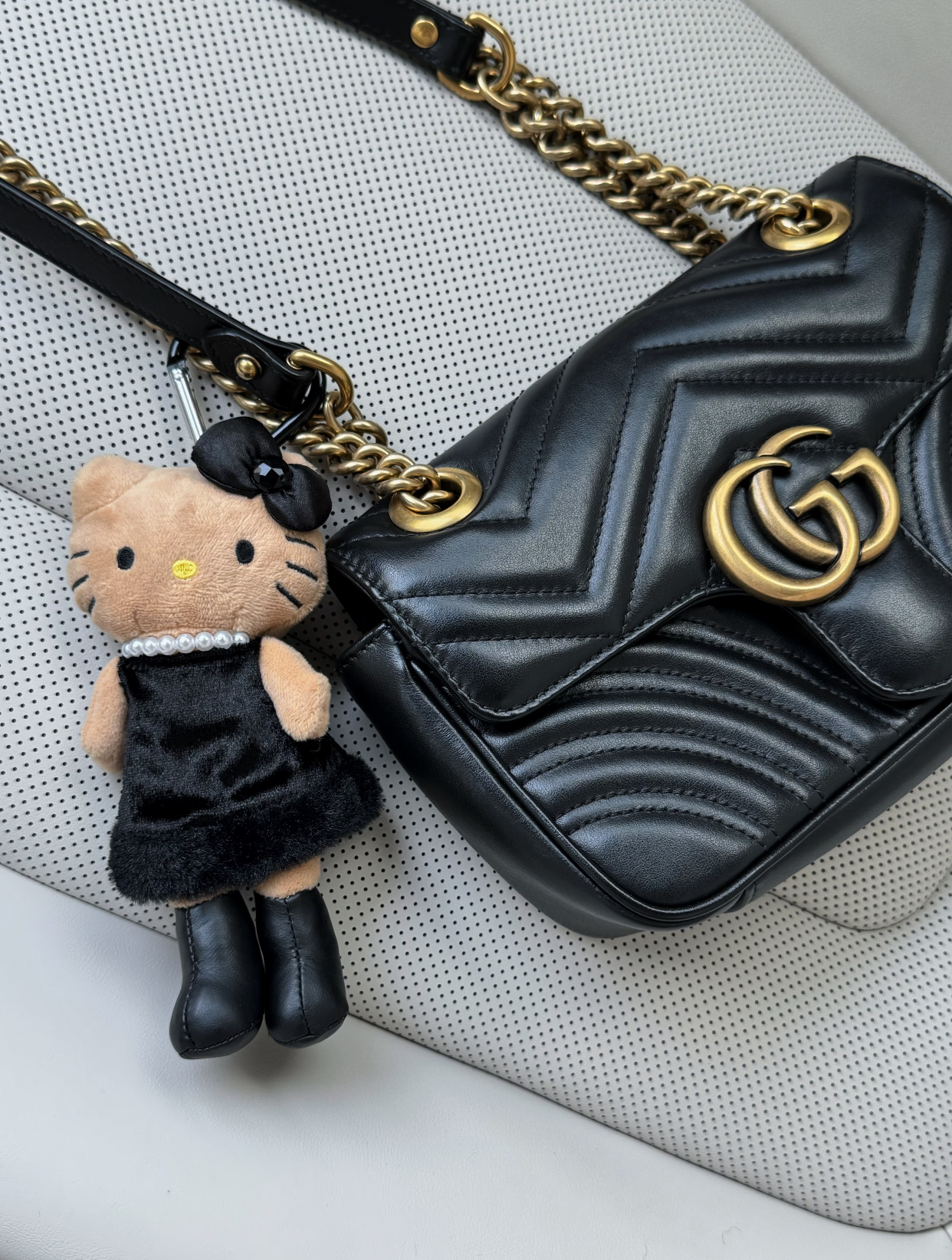 13b9eeb2e30982f11d81b33ad7a19576