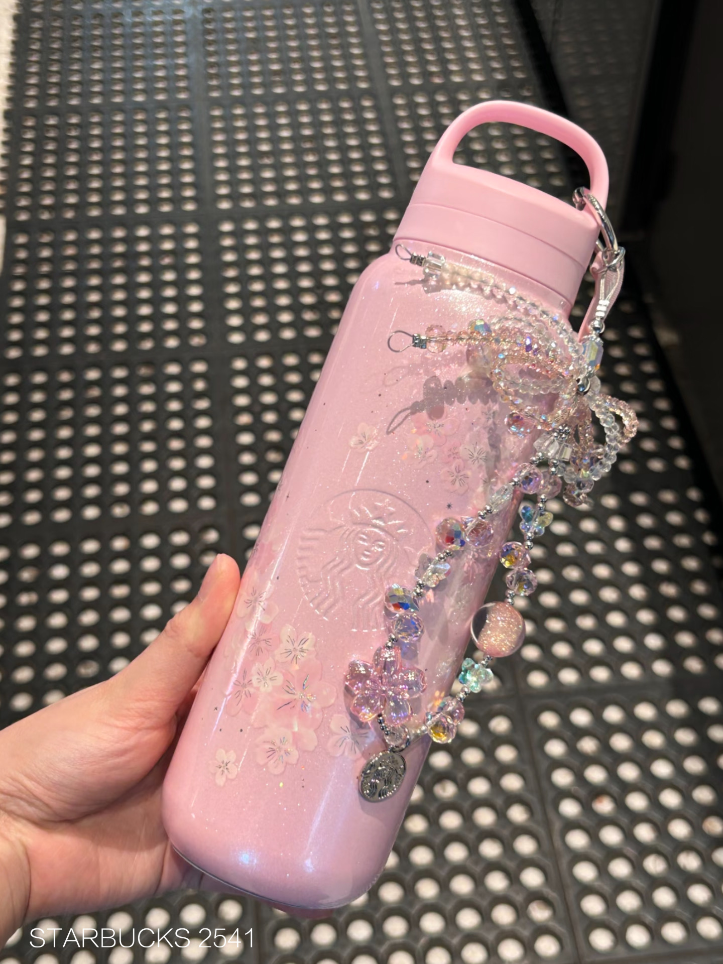 b750cddd929f48864d6f3d9c46b5b120